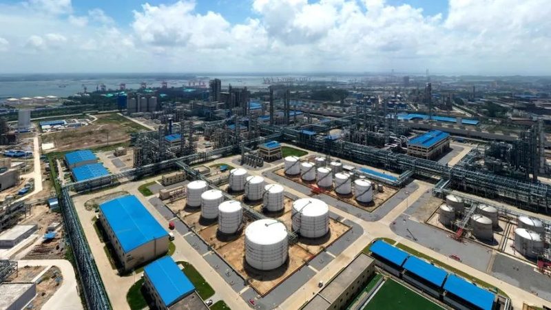地面胶粘剂施工流程：避免常见误区，提升施工质量